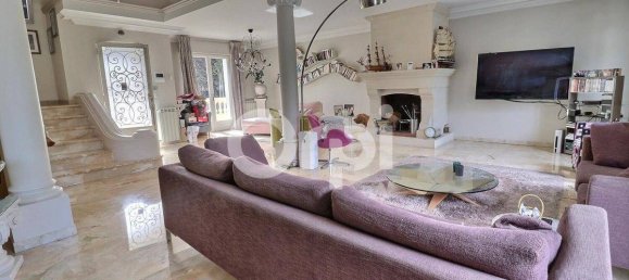 Casa de 4 dormitorios en Le Raincy, France No. 178773 2