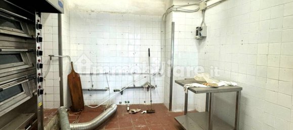 2 rooms Commercial property in Rome, Italy No. 48291 8
