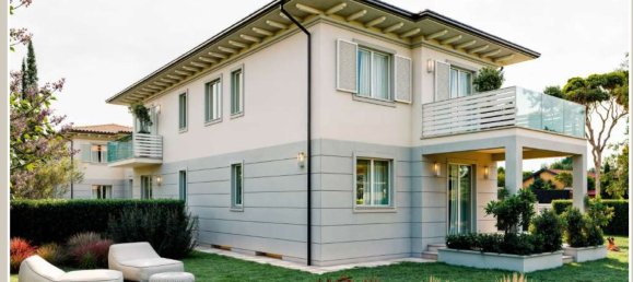 Вилла с 9 комнатами в Пьетрасанта, Италия № 40664 2