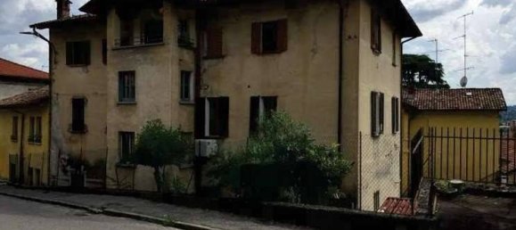 Apartamento de 2 dormitorios en Erba, Italy No. 291733 2