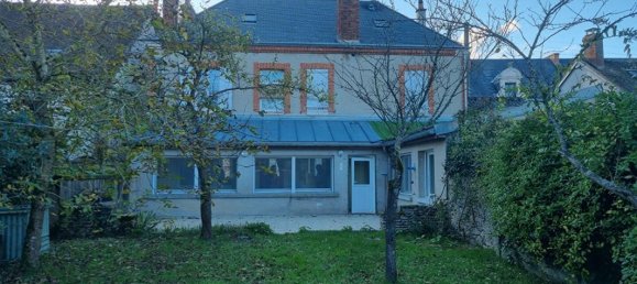 Casa de 5 dormitorios en Lorris, France No. 233656 16