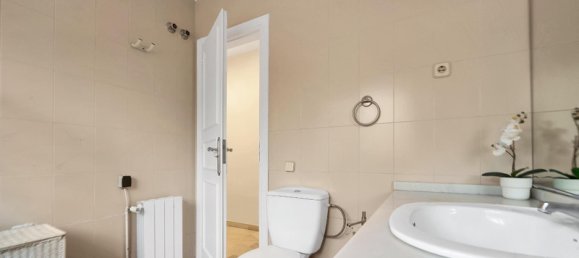 6 bedrooms Villa in Marbella, Spain No. 129898 22