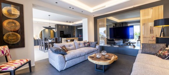 4 bedrooms Apartment in Cannes, France No. 1780 5