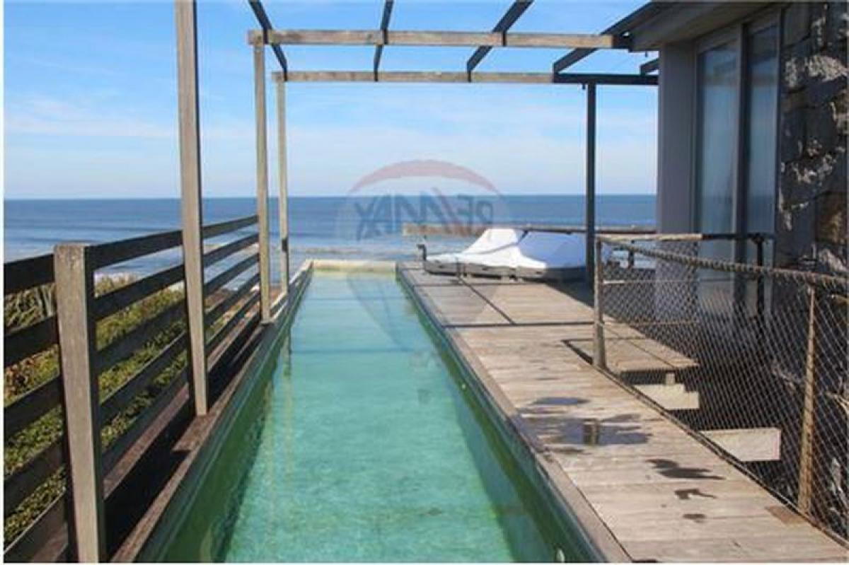 5 bedrooms House in Maldonado, Uruguay No. 12454