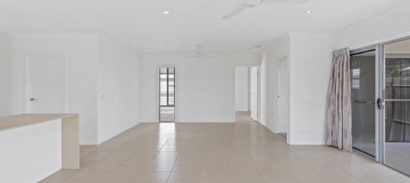 3 chambres Maison à Caboolture, Australia No. 784 9