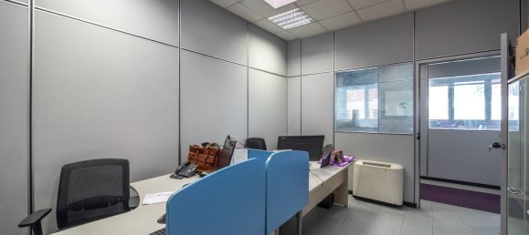 700m² Warehouse in Turin, Italy No. 53925 36