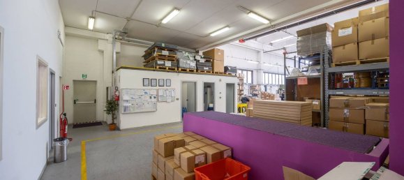 700m² Warehouse in Turin, Italy No. 53925 15