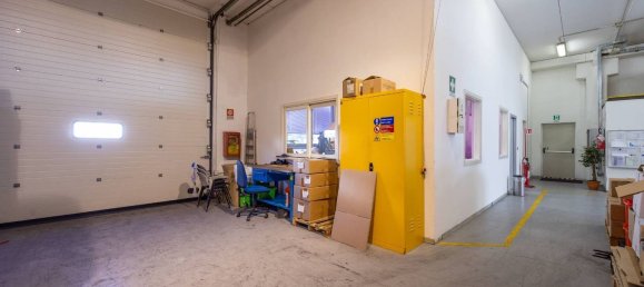 700m² Warehouse in Turin, Italy No. 53925 13