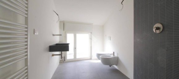 2 Schlafzimmer Wohnung in Lodi, Italy, Nr. 228379 4