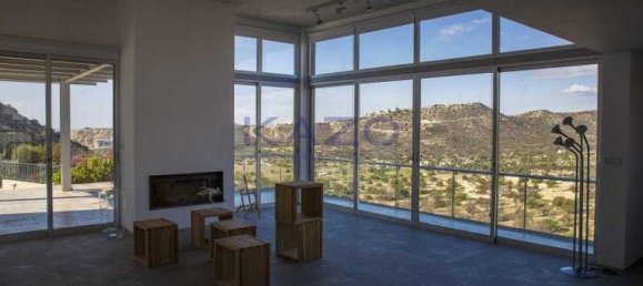 6 chambres Propriété commerciale à Mesa Geitonia, Cyprus No. 13834 3