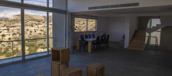 6 chambres Propriété commerciale à Mesa Geitonia, Cyprus No. 13834 4