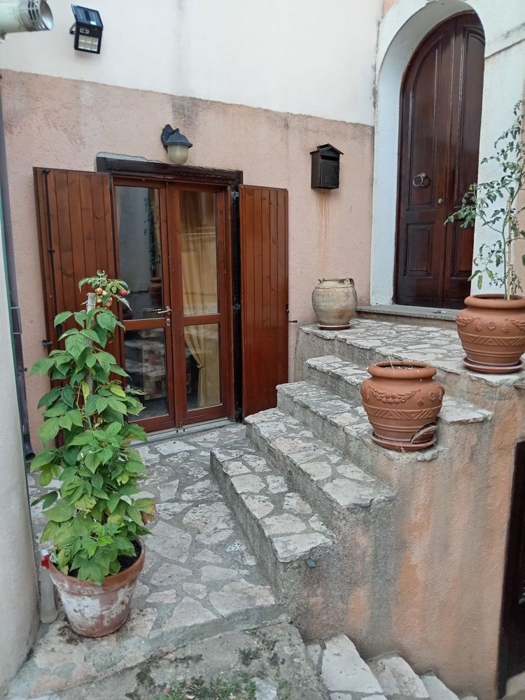 6غرفة منزل في Acri, Italy رقم 255350