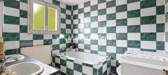 4 bedrooms House in Montfermeil, France No. 359311 9