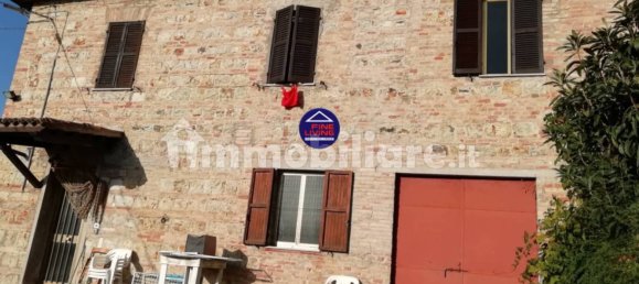 Apartamento de 2 dormitorios en Urbino, Italy No. 1823 14