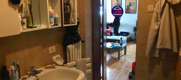 Apartamento de 2 dormitorios en Urbino, Italy No. 1823 13