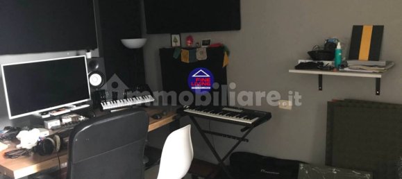 Apartamento de 2 dormitorios en Urbino, Italy No. 1823 6
