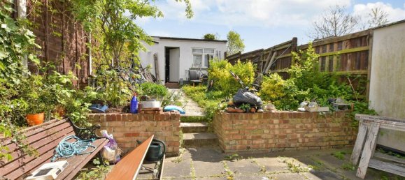 3 bedrooms Commercial property in Walthamstow, United Kingdom No. 4012 11