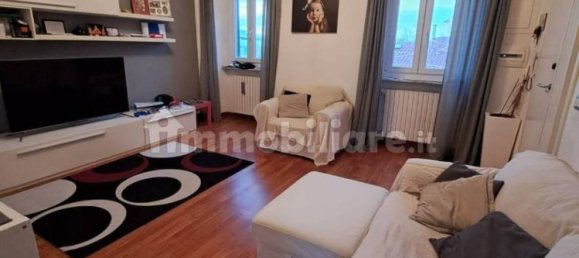 Apartamento de 3 dormitorios en Livorno, Italy No. 124738 2