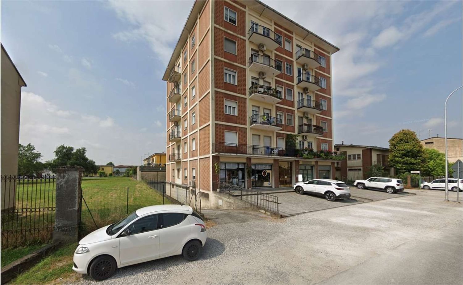 3 rooms Apartment in Piadena Drizzona, Italy No. 4371