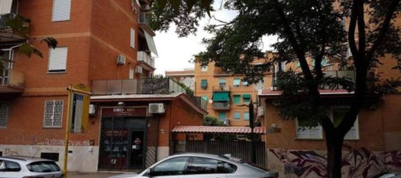 30m² Commercial property in Rome, Italy No. 183844 12