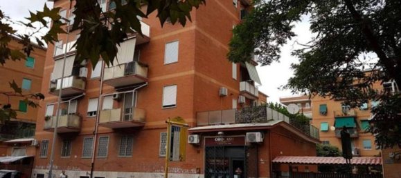 30m² Commercial property in Rome, Italy No. 183844 9