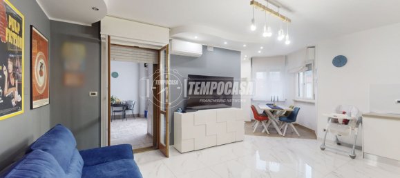 2 bedrooms Apartment in Turin, Italy No. 58927 9