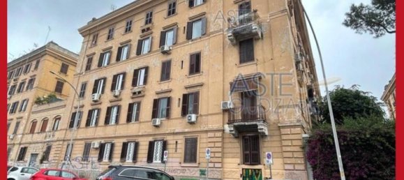 5 bedrooms Apartment in Rome, Italy No. 330826 44