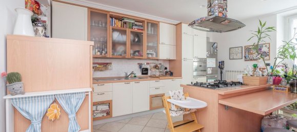 4 rooms Apartment in Turin, Italy No. 301189 10