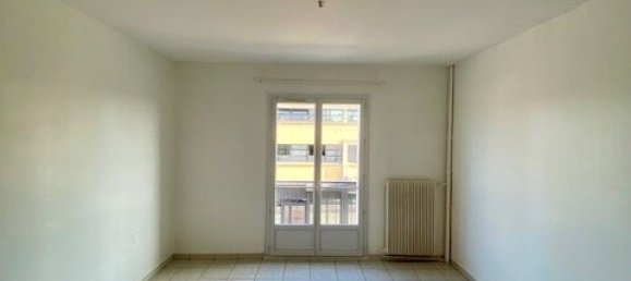 2 bedrooms Apartment in Angouleme, France No. 308840 3