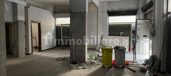 Propiedad comercial de 3 habitaciónes en Genoa, Italy No. 36900 6