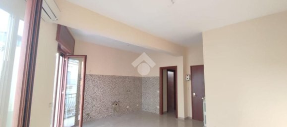 3-Zimmer Wohnung in Naples, Italy, Nr. 274919 2