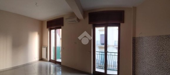 3-Zimmer Wohnung in Naples, Italy, Nr. 274919 6