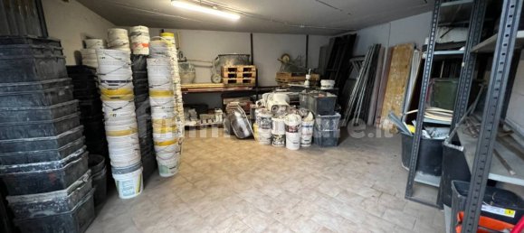 35m² Warehouse in Bussero, Italy No. 88742 8