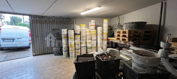 35m² Warehouse in Bussero, Italy No. 88742 6