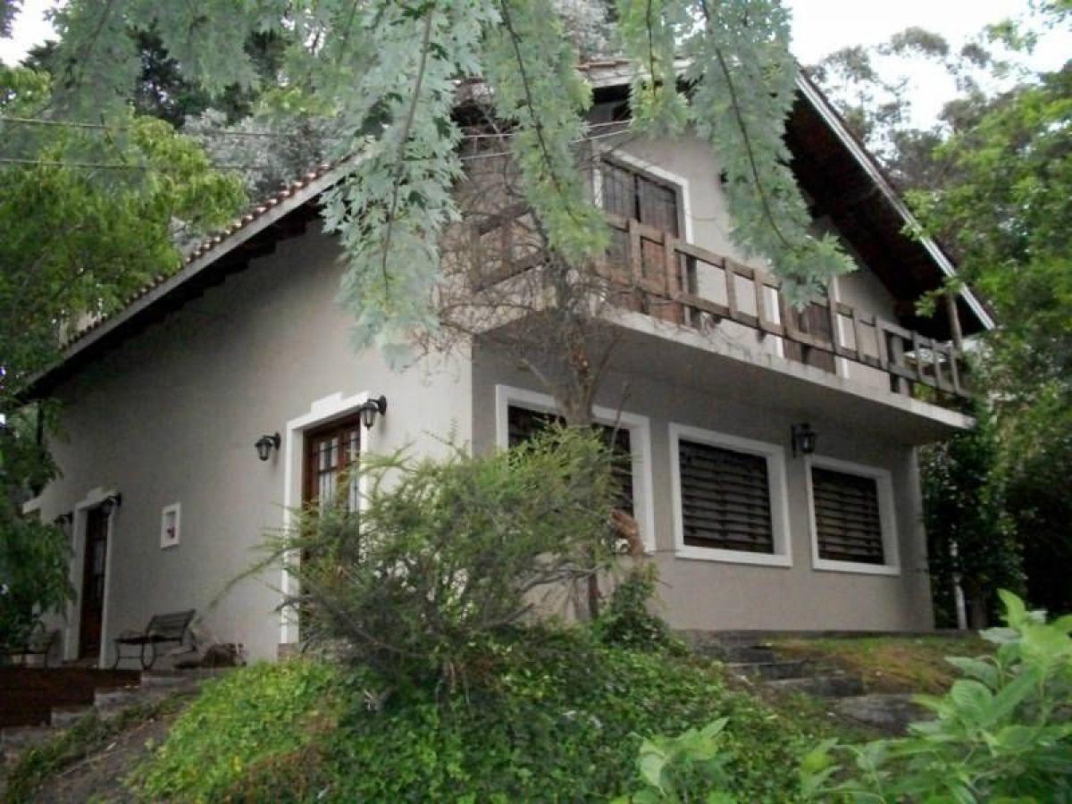 4 bedrooms House in General Pueyrredon, Argentina No. 12482