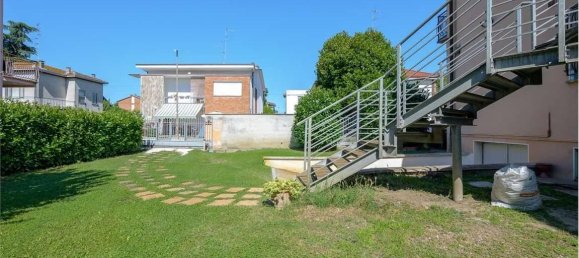 5-Zimmer Haus in Rolo, Italy, Nr. 17191 22