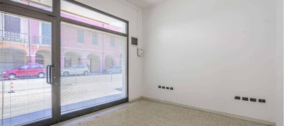 5-Zimmer Haus in Rolo, Italy, Nr. 17191 32