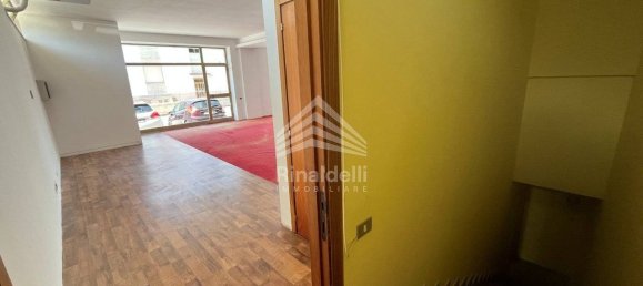 2 rooms Commercial property in Porto Sant'Elpidio, Italy No. 296418 9