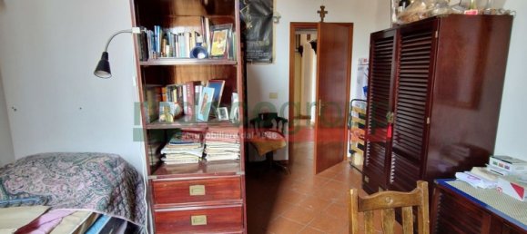 6 rooms Apartment in Livorno, Italy No. 146492 15