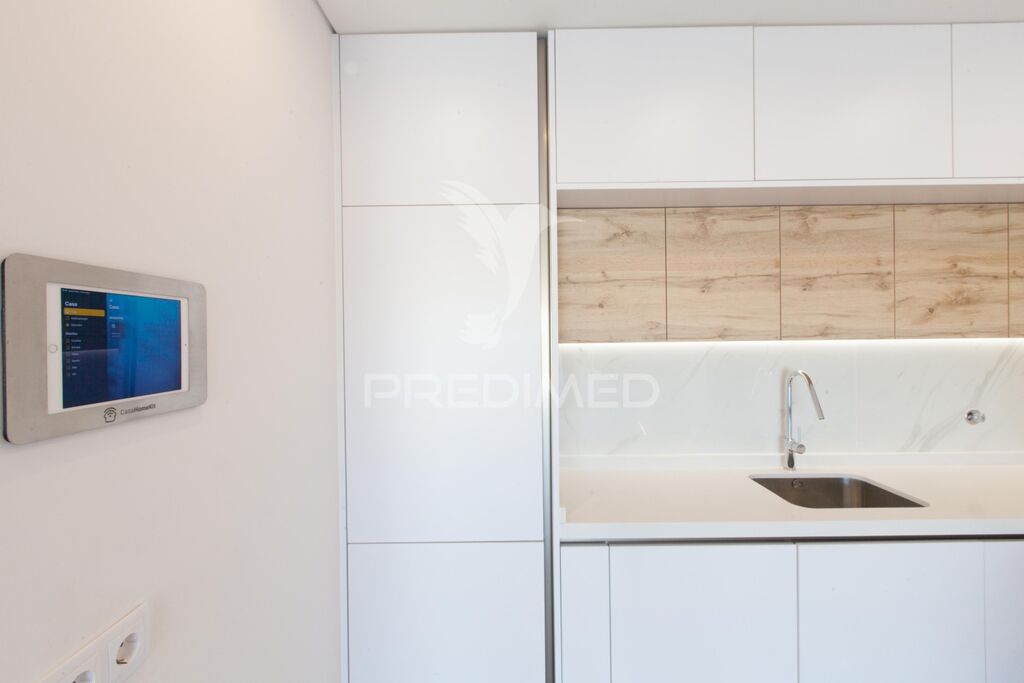 Вилла с 4 спальнями в Алмада, Португалия № 140016