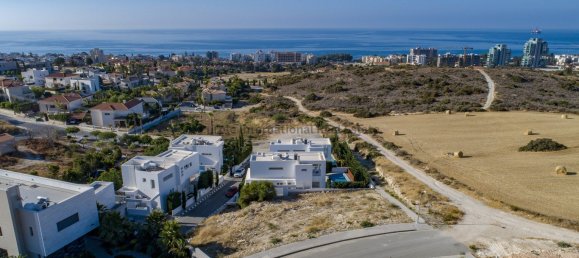 Villa de 5 dormitorios en Agios Tychonas, Cyprus No. 24392 7