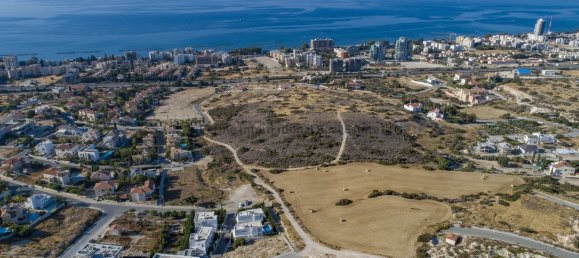 Villa de 5 dormitorios en Agios Tychonas, Cyprus No. 24392 2