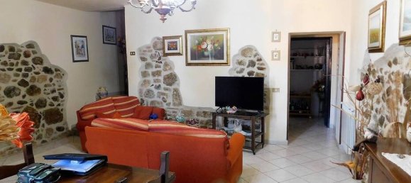 5 bedrooms House in Massa Marittima, Italy No. 158063 2