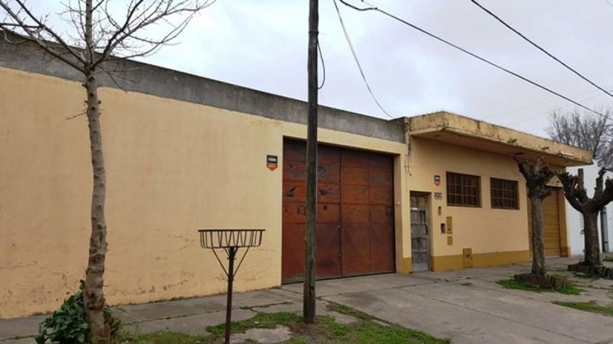 330m² Commercial property in Mar del Plata, Argentina No. 108508