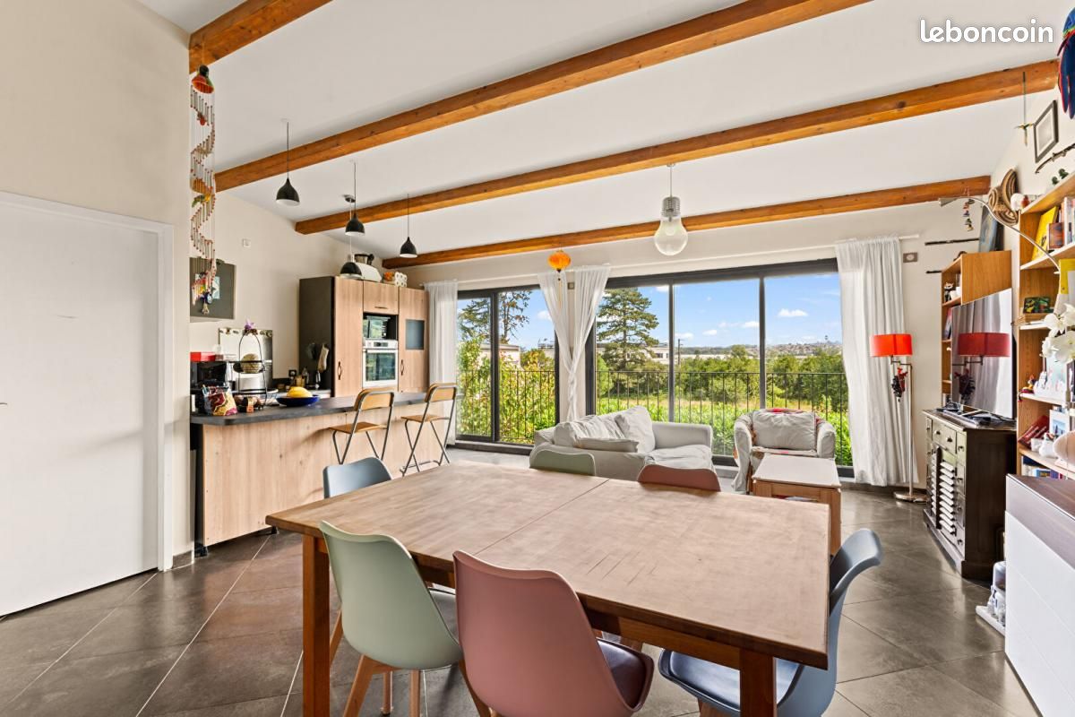 2 bedrooms Apartment in Rhone, France No. 339268