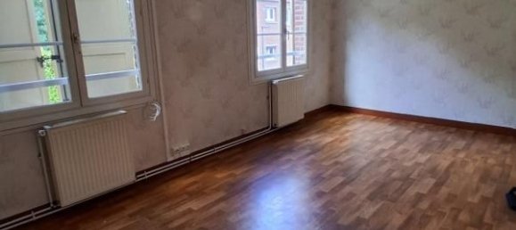 3 bedrooms House in Cleres, France No. 360437 2