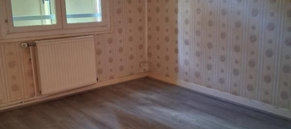 3 bedrooms House in Cleres, France No. 360437 4