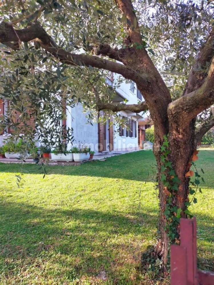 10 bedrooms Villa in Bussolengo, Italy No. 263103