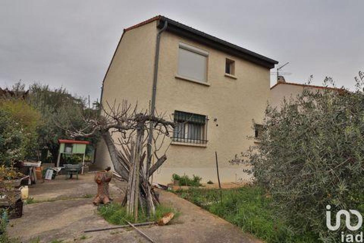 Casa de 3 dormitorios en Nimes, France No. 23779