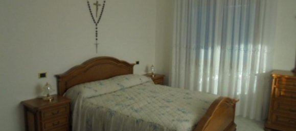 3 bedrooms House in Macchiagodena, Italy No. 685 4